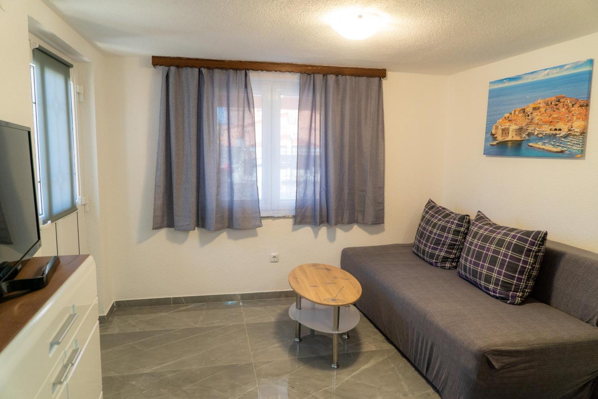 Apartments Zubcic Tisno Rum bild