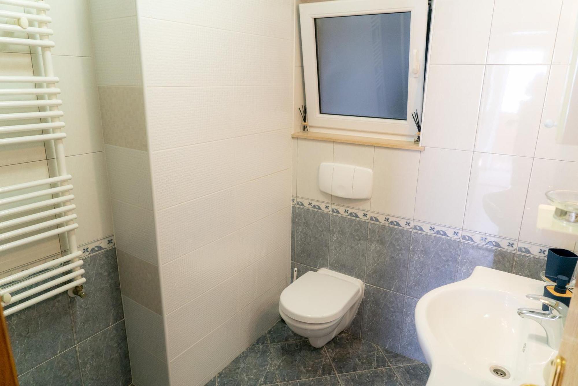 Apartments Zubcic Tisno Rum bild